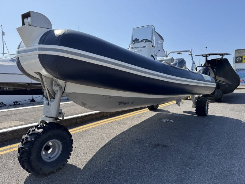 Sealegs 6.1m RIB
